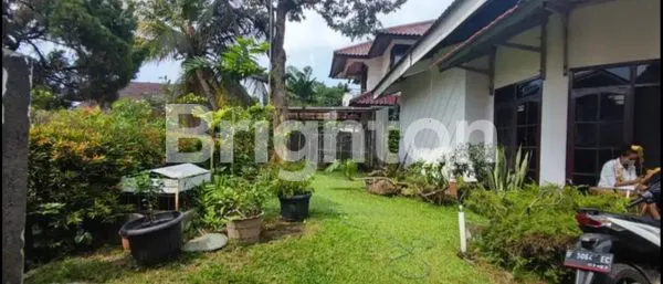 image RUMAH NYAMAN SIAP HUNI ASRI HALAMAN LUAS (2)