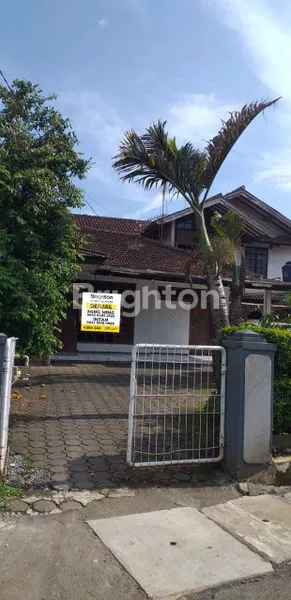 image TANAH DAN BANGUNAN (2 RUMAH) MURAH DI JALAN BUDI (2)