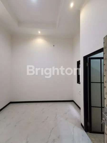 image RUMAH BARU 2 LT DI KARANGASEM SURABAYA MEWAH DAN MURAH (3)