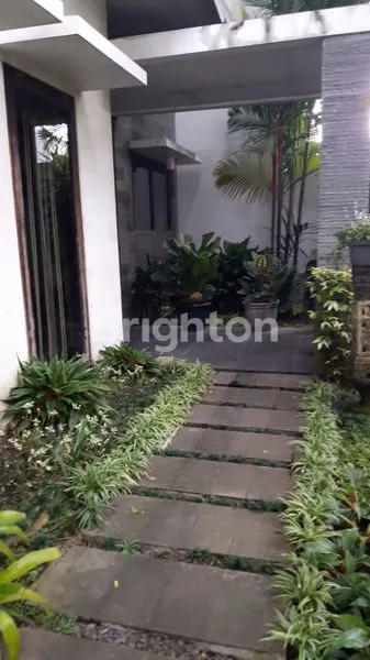 image RUMAH BESAR MURAH LOKASI STRATEGIS DEKAT SEKOLAH TAMAN SISWA AREA JL SUNGAI² KOTA MALANG (5)