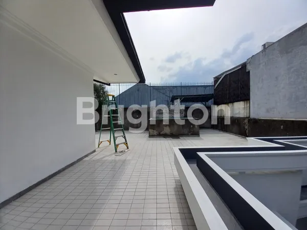 image RUMAH MEWAH 2 LANTAI BARU DI INTERCON JAKARTA BARAT (4)