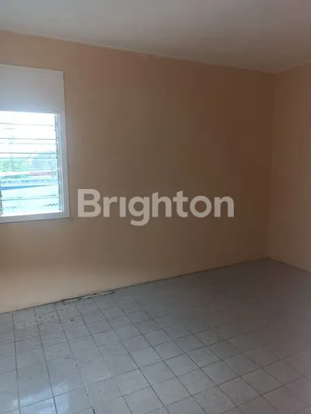 image SIAP HUNI, RUMAH SIMPANG DARMO PERMAI SELATAN, DEKAT, SELANGKAH KE PAKUWON MALL. DEKAT NATIONAL HOSPITAL, SEKOLAH PETRA, DEKAT PUSAT KULINER (7)