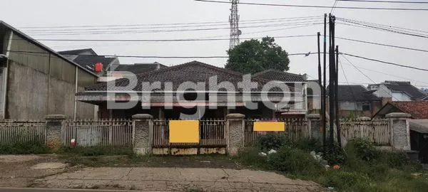 RUMAH DI JALAN RAYA TANJUNGSARI SUMEDANG COCOK UNTUK USAHA