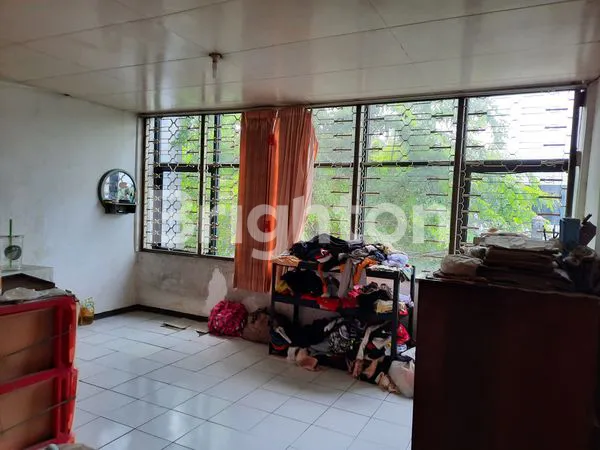 image RUKO 4.5 LANTAI DI PUCANG ANOM. LOKASI RAMAI DEKAT PASAR PUCANG (3)