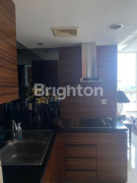 image APARTEMEN 3 BEDROOM FULL FURNISH THE VIA CIPUTRA WORLD MAYJEN SUNGKONO (5)
