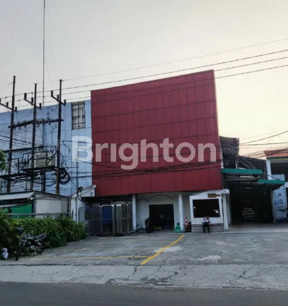 image BANGUNAN KOMERSIAL RAYA MENUR SUPER STRATEGIS MASIH BEROPERASI  (2)