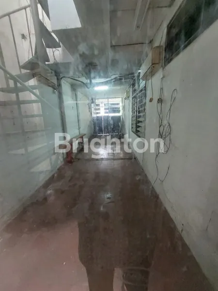 image RUMAH LAMA SUNGAI SAMBAS LOKASI STRATEGIS DI BELAKANG BLOK M PLAZA BARU JAKARTA SELATAN  (4)