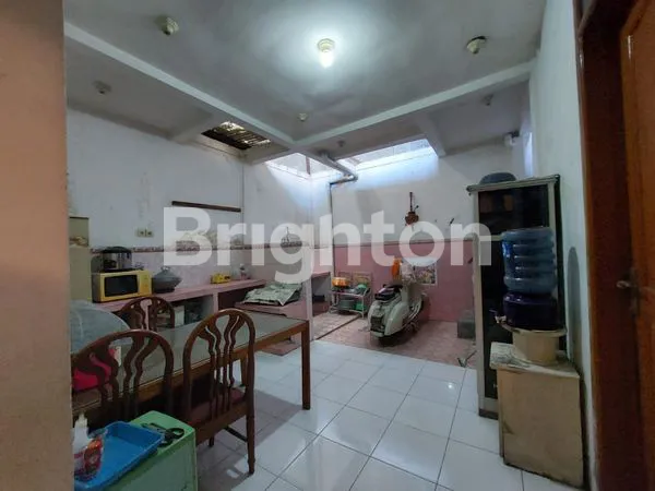 image RUMAH DI DAERAH KEBRAON SELATAN (2)