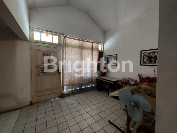 image RUMAH DI DAERAH KEBRAON SELATAN (1)