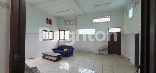 image RUMAH PINGGIR JL DEKAT PASAR BURUNG SEMARANG (5)