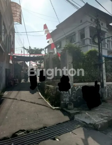 image RUMAH LAMA DI LOKASI STRATEGIS (2)