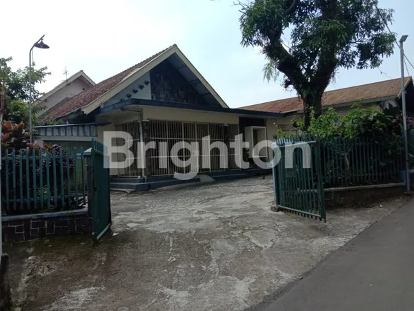 image RUMAH LAMA DI LOKASI STRATEGIS (1)