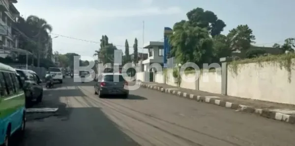 image RUMAH LAMA DI LOKASI STRATEGIS (5)