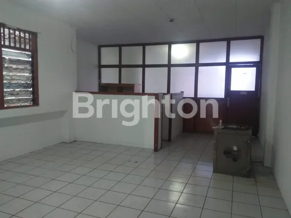 image RUKO 3 LANTAI STRATEGIS DI SELATAN JAKARTA DIJUAL CEPAT (5)