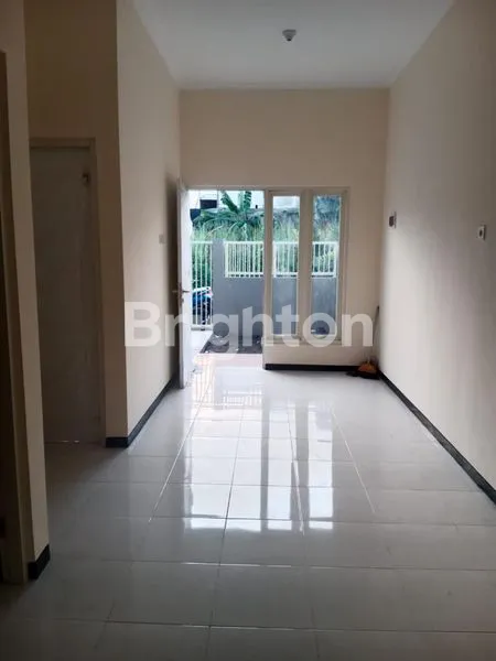 image RUMAH BARU DI JL LEBAK INDAH UTARA SURABAYA BISA KPR (4)