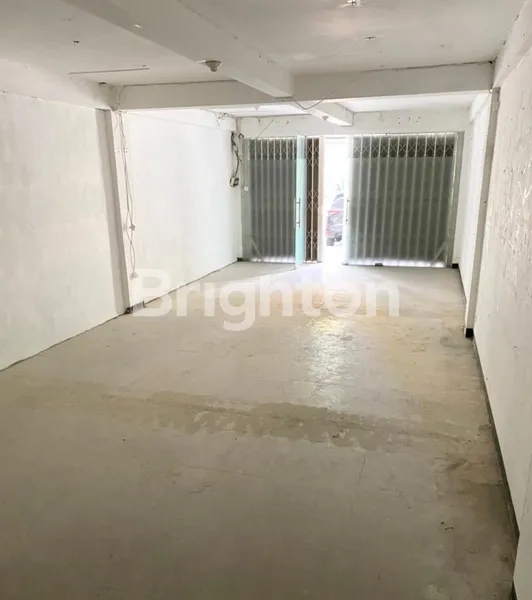 image RUKO 3 LANTAI DEKAT HOKKY DI PLAZA GRAHA FAMILI LOKASI STRATEGIS (5)