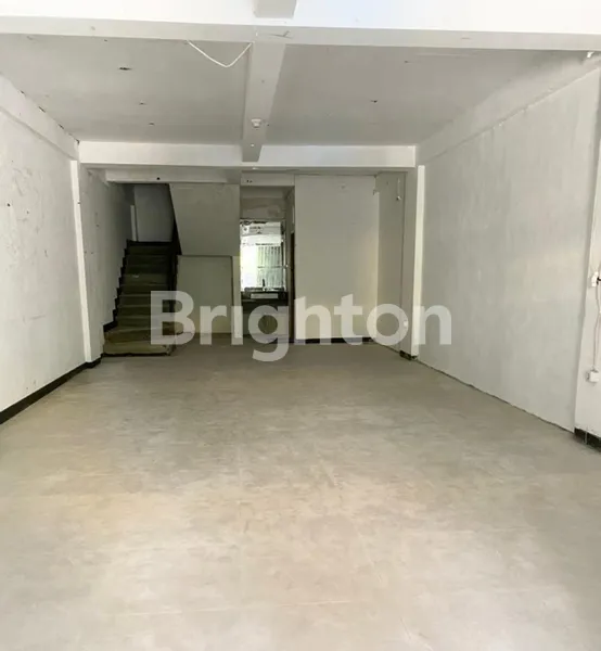 image RUKO 3 LANTAI DEKAT HOKKY DI PLAZA GRAHA FAMILI LOKASI STRATEGIS (6)