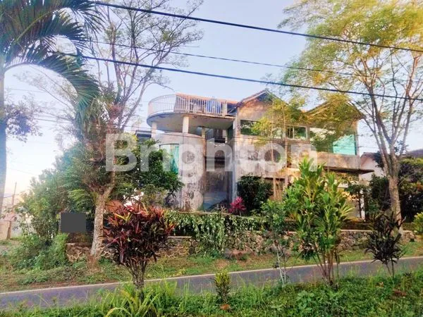 image JUAL RUGI! RUMAH MEWAH 2 LT BELUM PROSES FINISHING VIEW MENAWAN POROS JALAN BOULEVARD BURING KOTA MALANG (1)