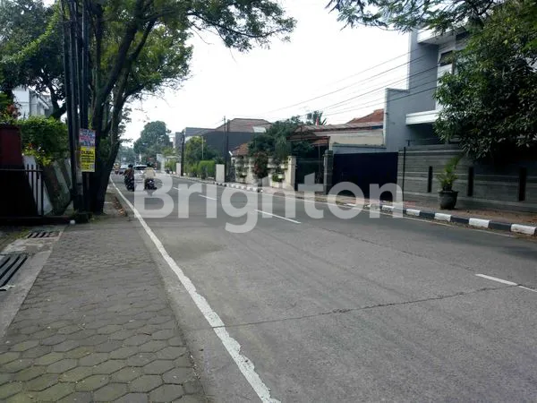 image RUMAH LAMA MAINROAD SAYAP JL. BKR BANDUNG (8)