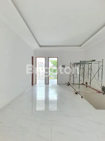 image NEW ARAYA 2 MODERN STYLE 2 LANTAI DEKAT MERR (4)