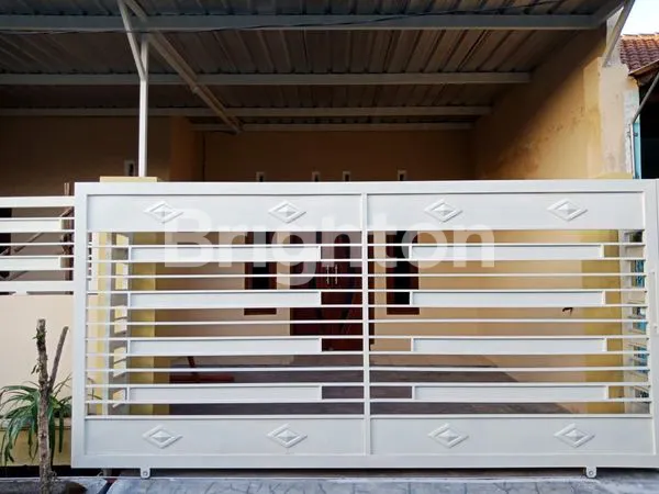 image RUMAH SIAP HUNI LOKASI RAME DAN ASRI (2)