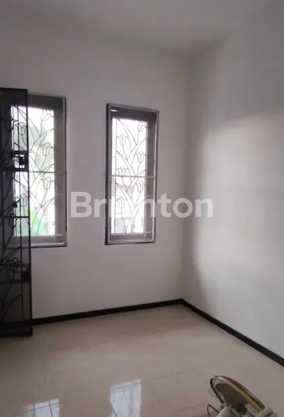 image PANJANG JIWO 2 LANTAI TERAWAT DEKAT TRANSMART DAN STIKOM (5)