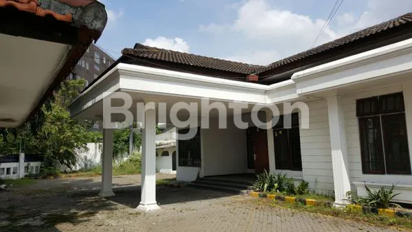 image DISEWAKANGEDUNG KANTOR RAYA JEMURSARI (2)