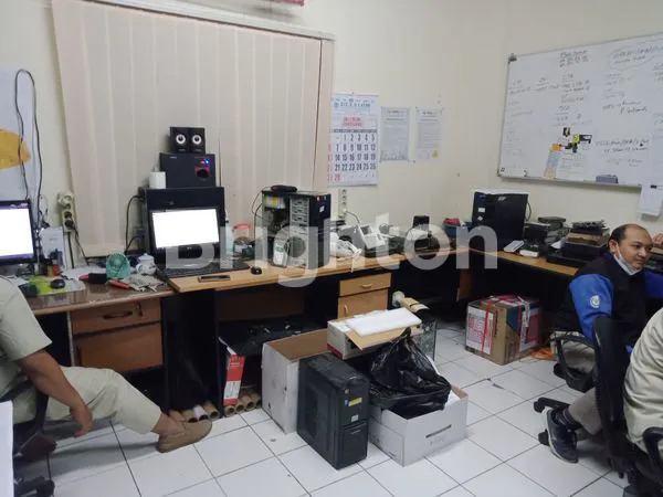 image RUKO 3 DIJADIKAN 1 RUANGAN SANGAT BESAR 4 LT DI RUNGKUT MEGAH INDAH SURABAYA (8)