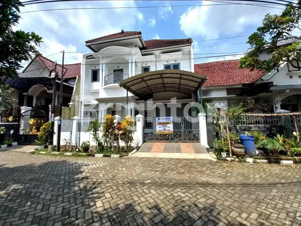 RUMAH 2 LANTAI SIAP.HUNI SULFAT