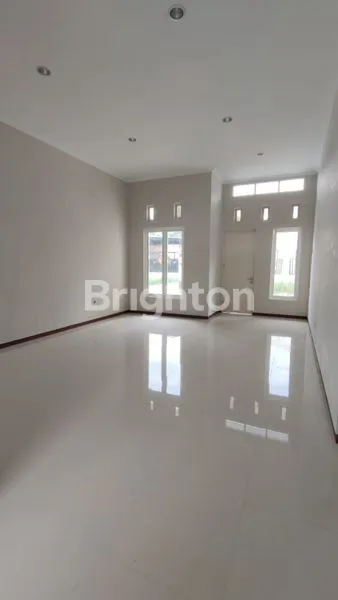 image HUNIAN GRESS TENGAH KOTA SIAP HUNI (3)