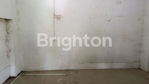 image RUANG UNTUK USAHA PASAR NONGKO (2)