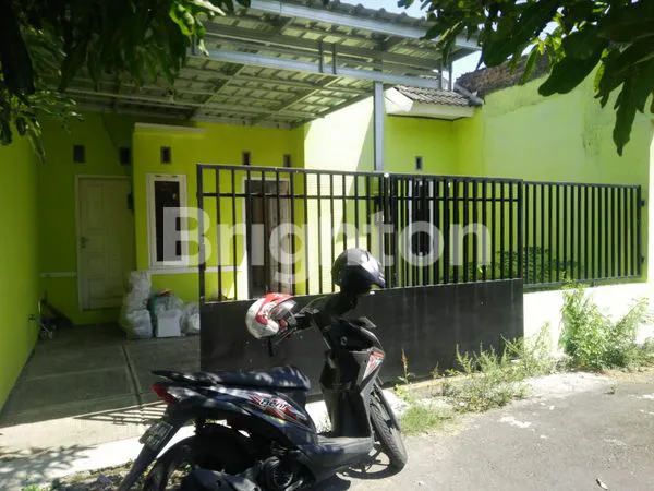 image RUMAH MINIMALIS DI PERUMAHAN BOLON - COLOMADU (1)