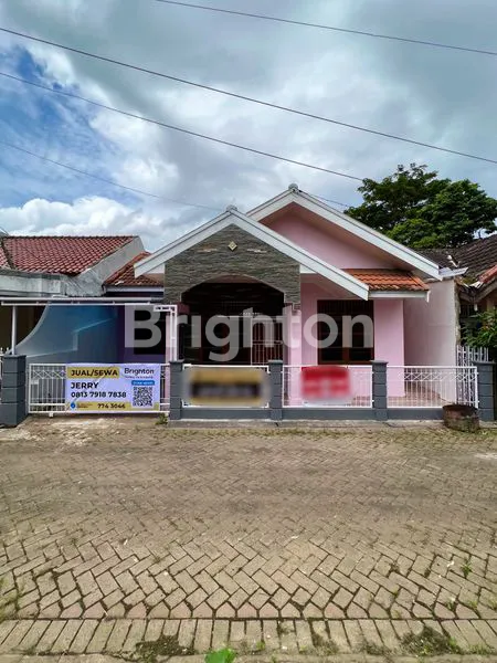 image RUMAH CANTIK DAN NYAMAN SIAP HUNI DI DALAM KOMPLEK PERUMAHAN ONE GATE SYSTEM  DI PUSAT KOTA (1)