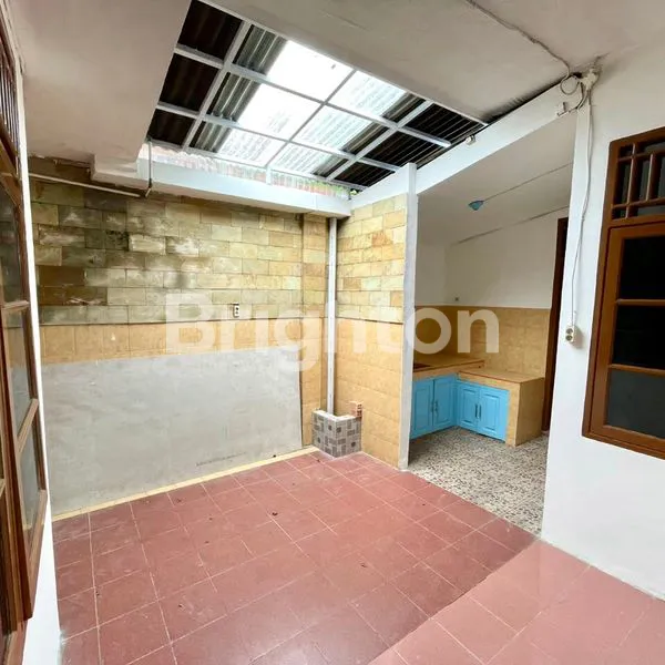 image RUMAH CANTIK DAN NYAMAN SIAP HUNI DI DALAM KOMPLEK PERUMAHAN ONE GATE SYSTEM  DI PUSAT KOTA (5)