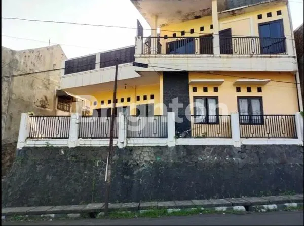 image RUMAH NYAMAN SIAP HUNI 2 LANTAI LOKASI STRATEGIS (1)