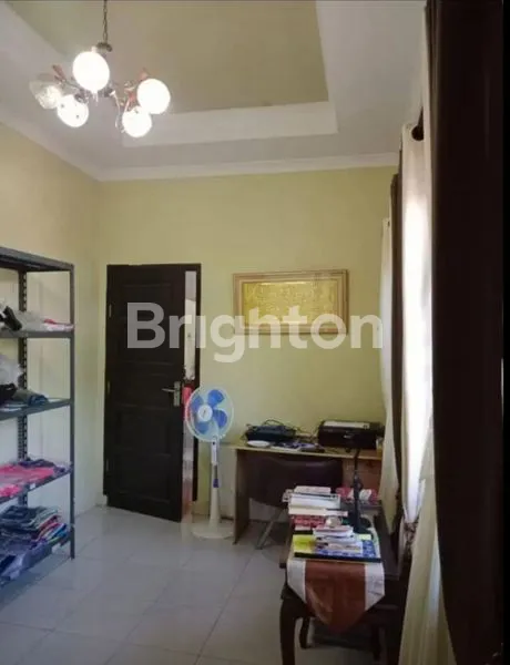 image RUMAH NYAMAN SIAP HUNI 2 LANTAI LOKASI STRATEGIS (3)