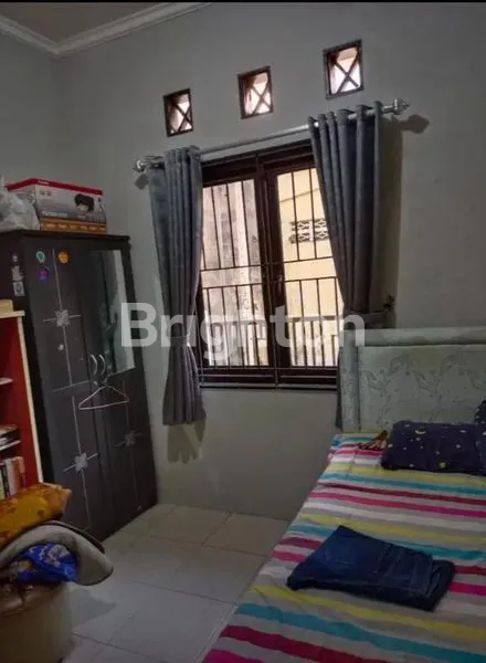 image RUMAH NYAMAN SIAP HUNI 2 LANTAI LOKASI STRATEGIS (4)