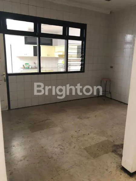 image RUMAH USAHA DEKAT RAYA IJEN KLOJEN MALANG (10)