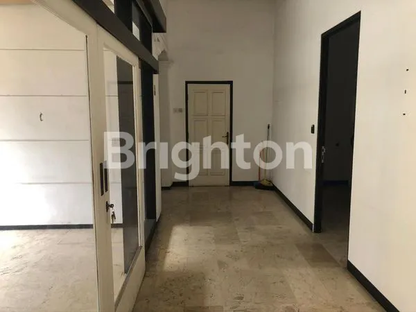 image RUMAH USAHA DEKAT RAYA IJEN KLOJEN MALANG (11)