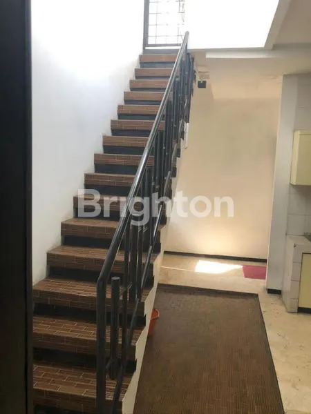 image RUMAH USAHA DEKAT RAYA IJEN KLOJEN MALANG (12)