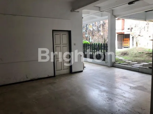 image RUMAH USAHA DEKAT RAYA IJEN KLOJEN MALANG (14)