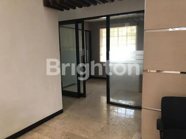 image RUMAH USAHA DEKAT RAYA IJEN KLOJEN MALANG (15)