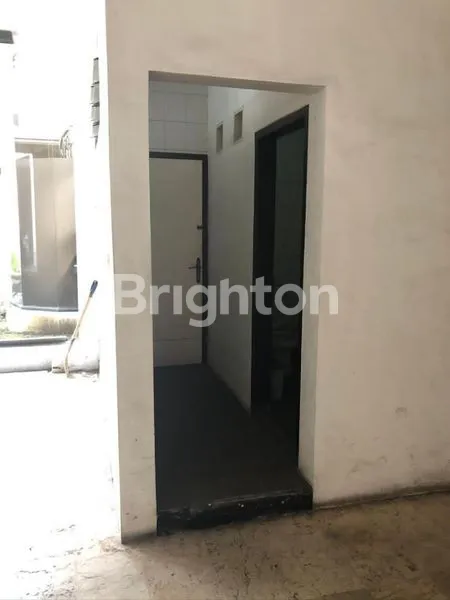 image RUMAH USAHA DEKAT RAYA IJEN KLOJEN MALANG (21)