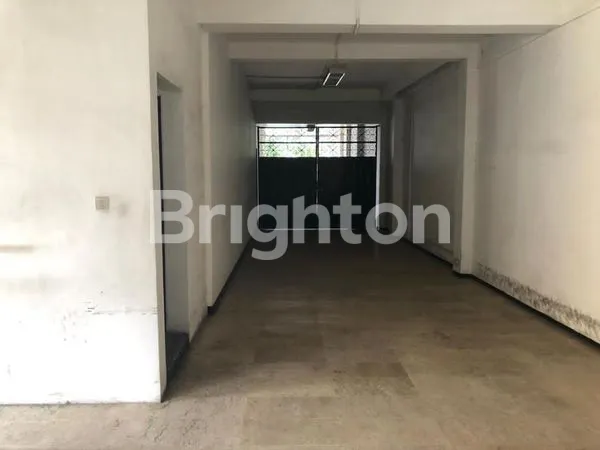 image RUMAH USAHA DEKAT RAYA IJEN KLOJEN MALANG (18)