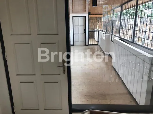 image RUMAH USAHA DEKAT RAYA IJEN KLOJEN MALANG (22)