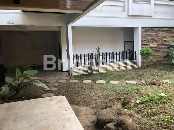 image RUMAH USAHA DEKAT RAYA IJEN KLOJEN MALANG (24)