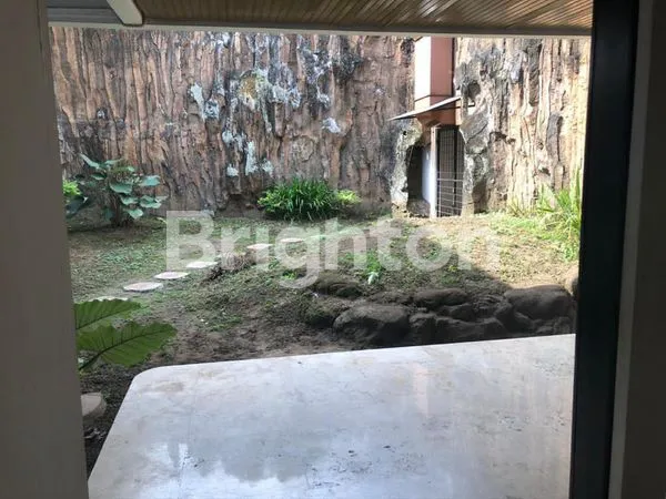 image RUMAH USAHA DEKAT RAYA IJEN KLOJEN MALANG (25)