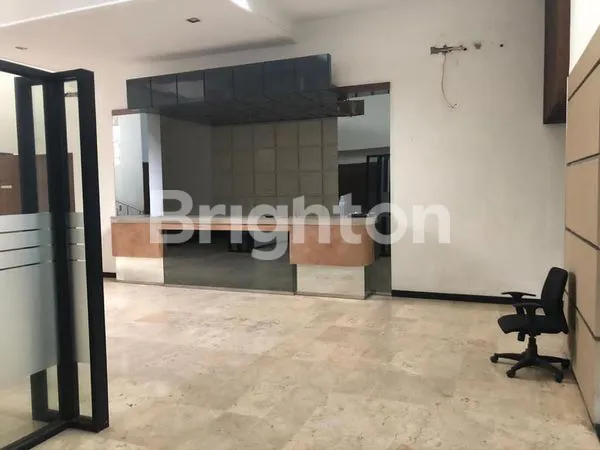 image RUMAH USAHA DEKAT RAYA IJEN KLOJEN MALANG (31)