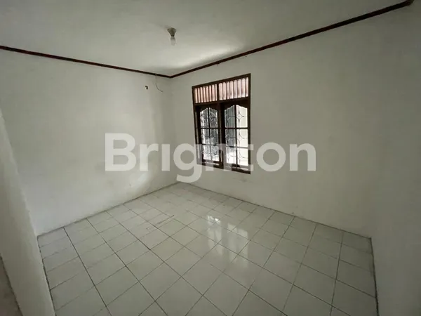 image RUMAH ASRI & NYAMAN DI LOKASI STRATEGIS (8)