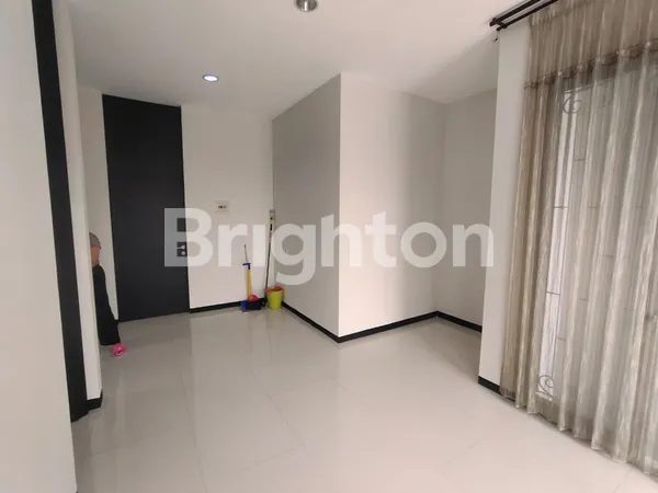 image RUMAH POJOK FULL BANGUNAN PANTAI MENTARI HAMPTON REGENCY TERAWAT DEKAT RAYA KENJERAN  (6)